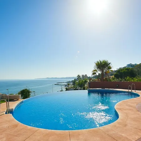 度假居 Sunny House At The Infinity Pool Shared