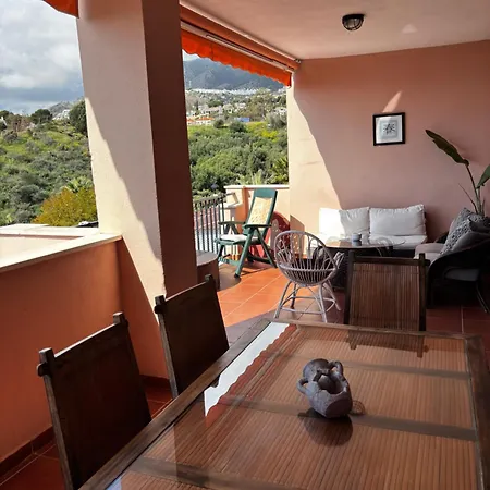 Sunny House At The Infinity Pool Shared 度假居