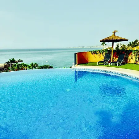 度假居 Sunny House At The Infinity Pool Shared *